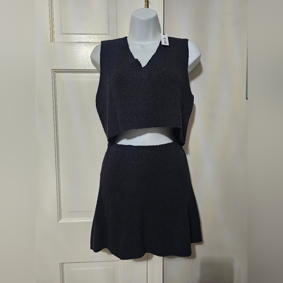 Dresses & Skirts - Elegant Black Knit Skirt Set